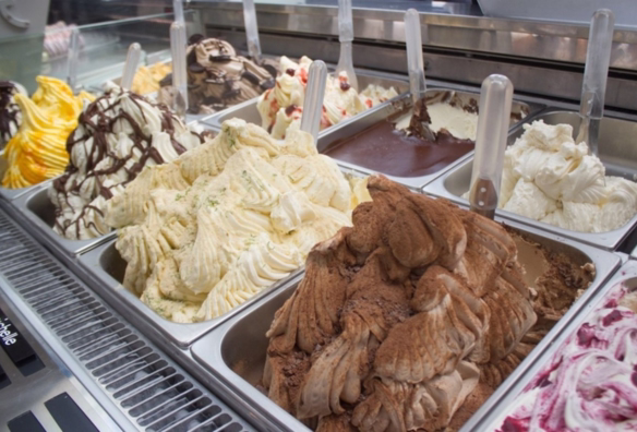 Técnica correcta de veteado con variegato en helado artesanal